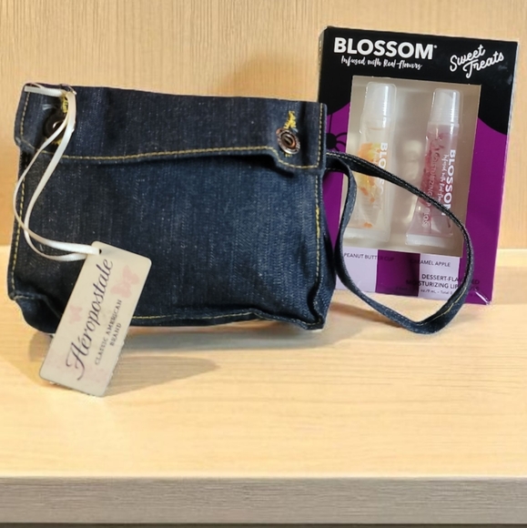 Aeropostale Denim Blue Women Wristlet And LIP GLOSS SET NWT - Picture 1 of 5